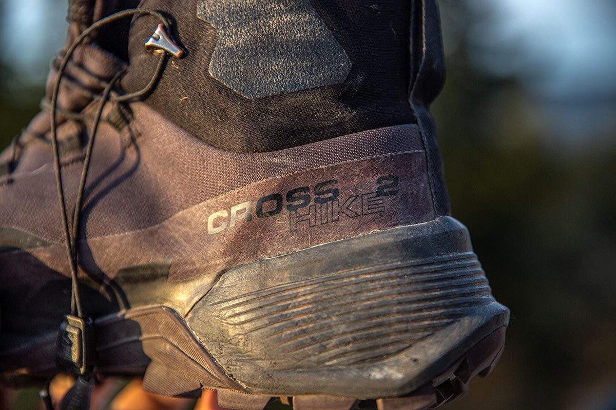 ​​Salomon Cross Hike 2 Mid GTX hiking boots (logo closeup)